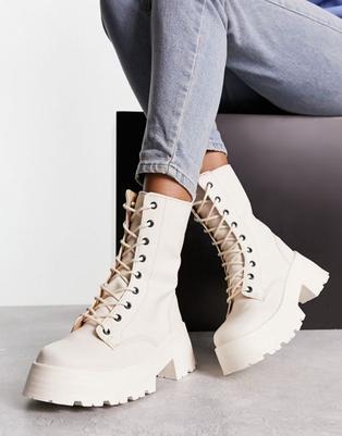 ASOS DESIGN Albany chunky lace up boots in off white kínálat, 13 Ft a ASOS -ben