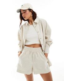 ASOS DESIGN oversized shirt with cutabout panels in structured stripe kínálat, 35 Ft a ASOS -ben