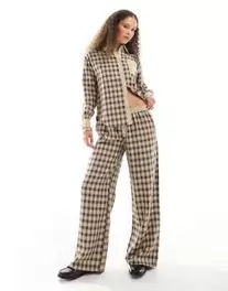 Daisy Street low rise pull on trousers with contrast check co-ord kínálat, 30 Ft a ASOS -ben