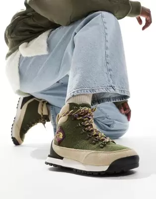 The North Face Back-To-Berkeley IV waterproof hiking boots in olive green kínálat, 175,99 Ft a ASOS -ben