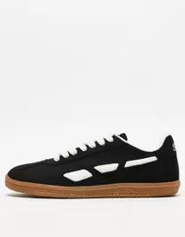 Saye unisex M70 Dart trainer in black kínálat, 145 Ft a ASOS -ben