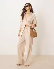 New Look cotton slub wide leg trousers co-ord in cream kínálat, 20,99 Ft a ASOS -ben