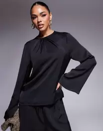 ASOS DESIGN long sleeve satin top co-ord in black kínálat, 30 Ft a ASOS -ben