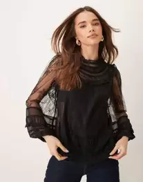 Miss Selfridge lace mix long sleeve top in black kínálat, 39,99 Ft a ASOS -ben