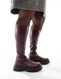 ASOS DESIGN Curve Canyon sock chunky knee boot in burgundy kínálat, 50 Ft a ASOS -ben