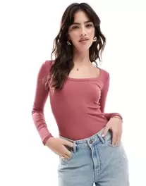 Cotton:On Staple rib scoop neck long sleeve top in purple kínálat, 15 Ft a ASOS -ben